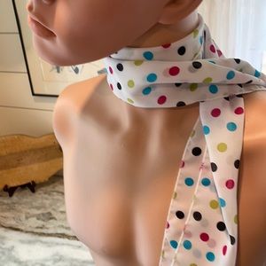 Beautiful scarf! Goes w a lot!